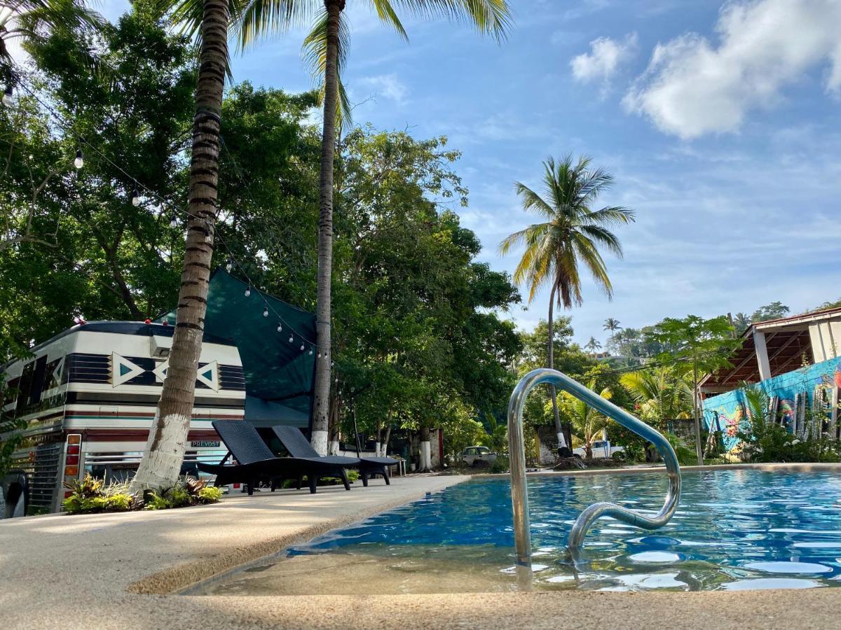 Delias Trailer Park Hotel ริงกอน เด กัวยาบิโตส ภายนอก รูปภาพ